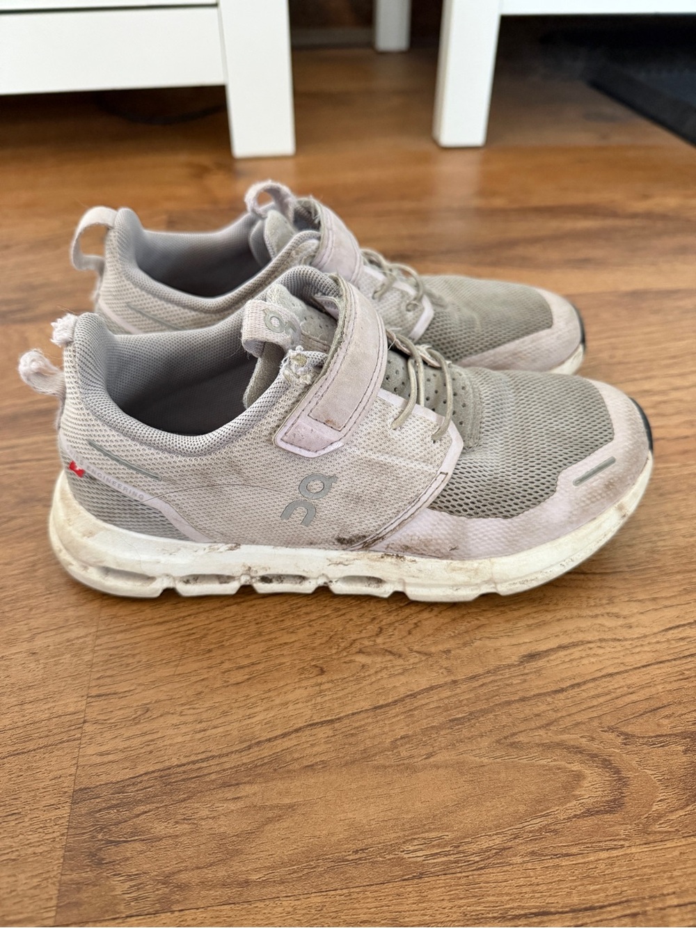 On Running Kids Sneaker in Light Purple and White